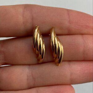 Vintage 14K Solid Yellow Gold Ribbed Earrings, 19 mm x 5 mm